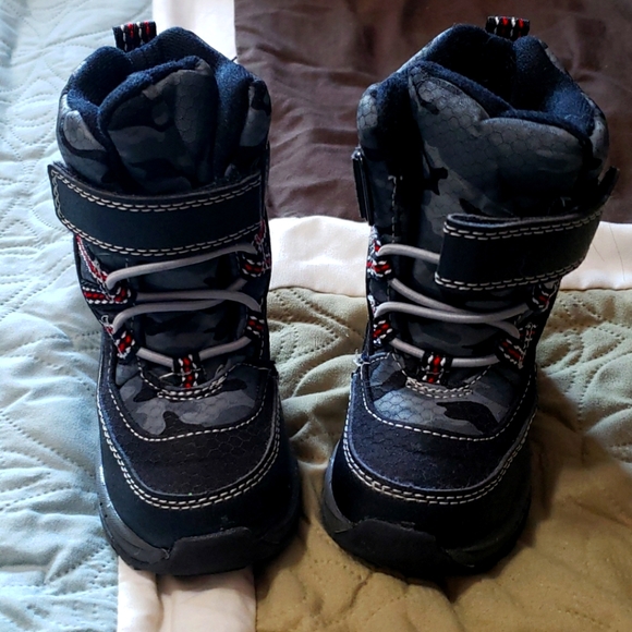 Carter's Other - Toddler boys size 5 Carter's winter boots